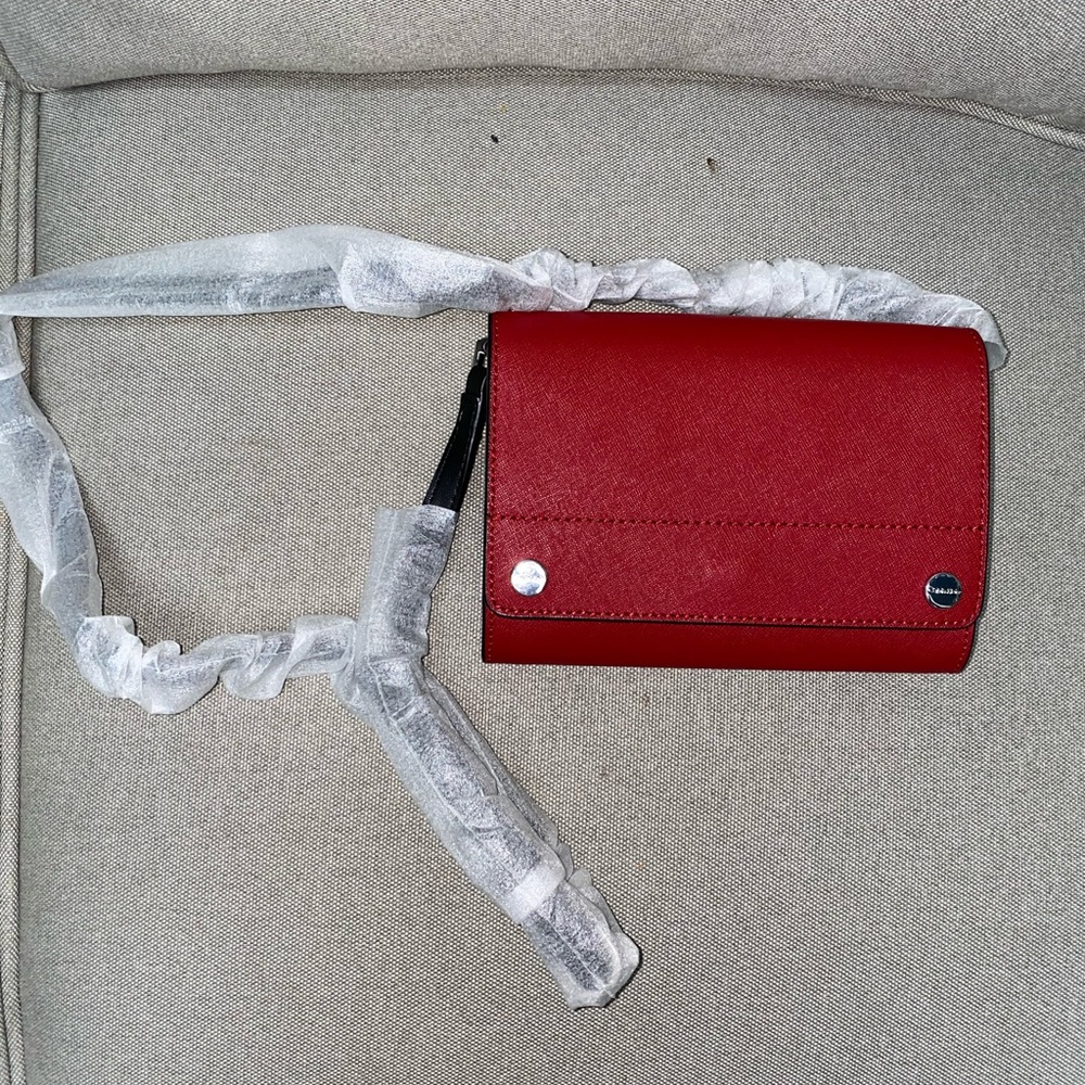 ❤️Calvin Klein❤️ Saffiano Crossbody Red